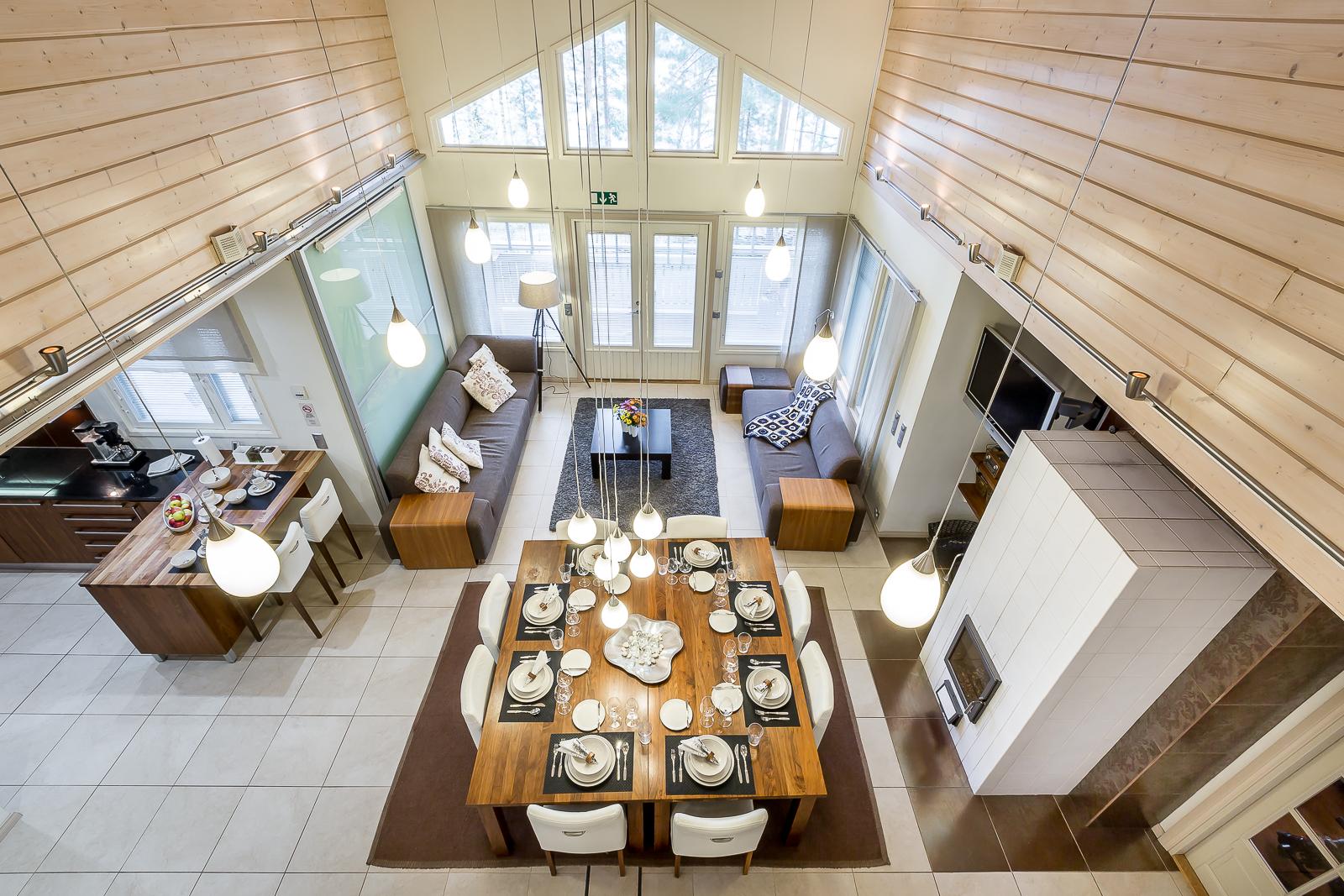 Iso vuokramökki porealtaalla